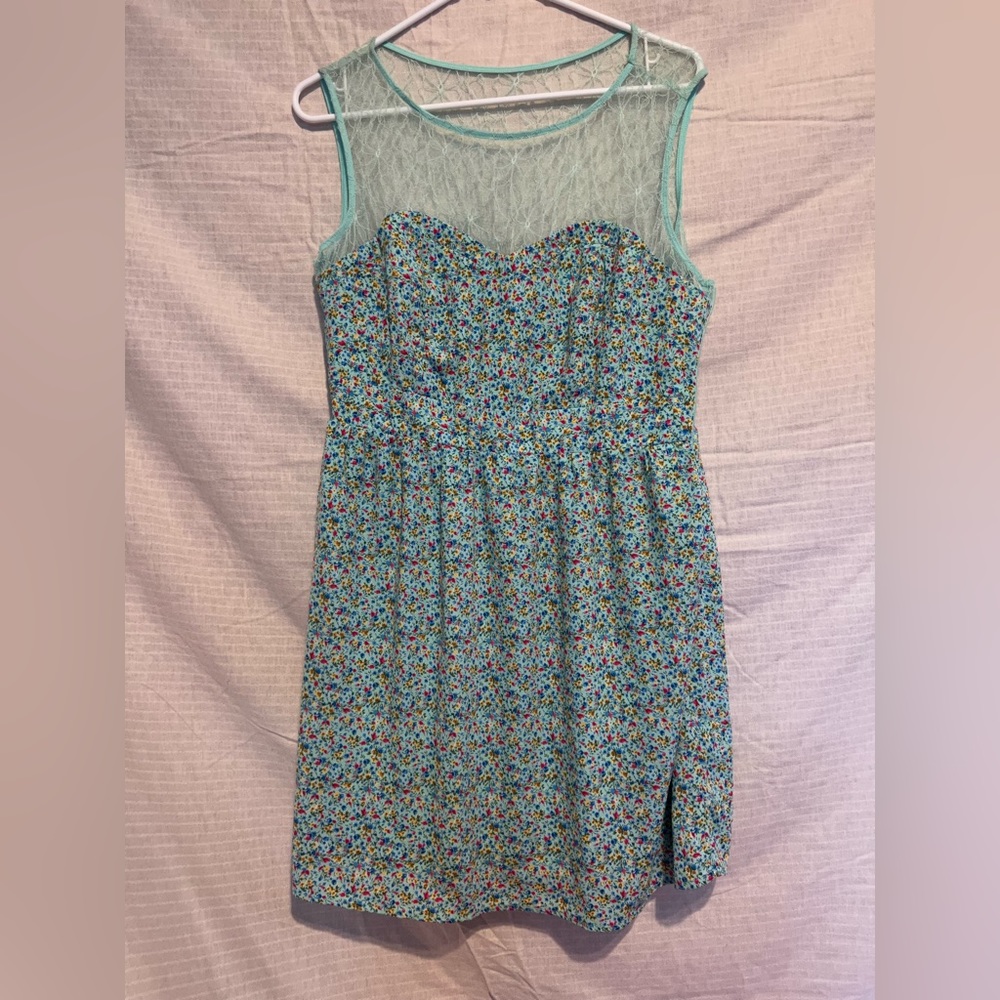 LARGE TEAL FLORAL AND LACE DRESS. BLUE LACE DRESS. PINK OWL BRAND DRESS.